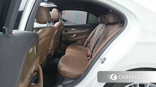 Mercedes-Benz E-Class W213 2022 Белый из Кореи, фото 3