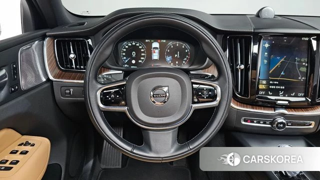 Volvo XC60 second Generation 2021 Белый из Кореи, фото 3