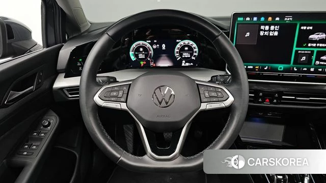 Volkswagen Golf 8th Generation 2026 Серый из Кореи, фото 3