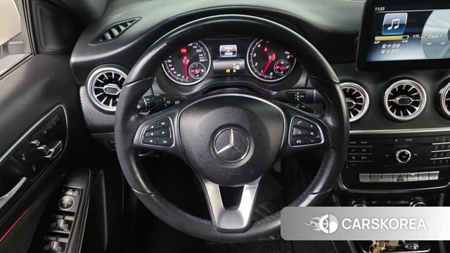 Mercedes-Benz A-Class W176 2018 Белый из Кореи, фото 3