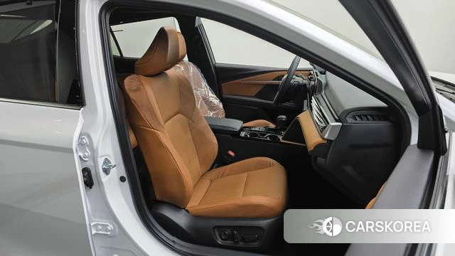 Toyota Camry (XV80) 2026 Белый из Кореи, фото 3