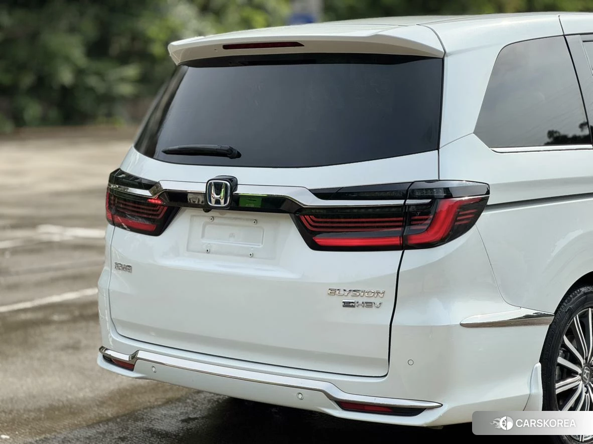 Honda Elysion 2022 Белый из Китая, фото 3