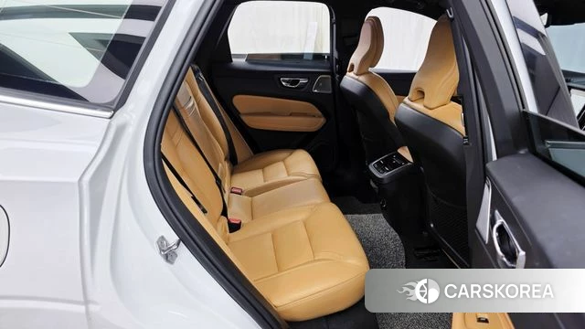 Volvo XC60 second Generation 2020 Белый из Кореи, фото 3