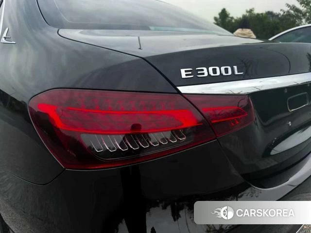 Mercedes-Benz E-Class 2023 Черный из Китая, фото 3