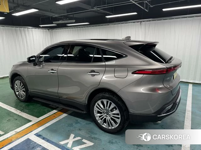 Toyota Harrier 2026 Серебристо-серый из Китая, фото 3
