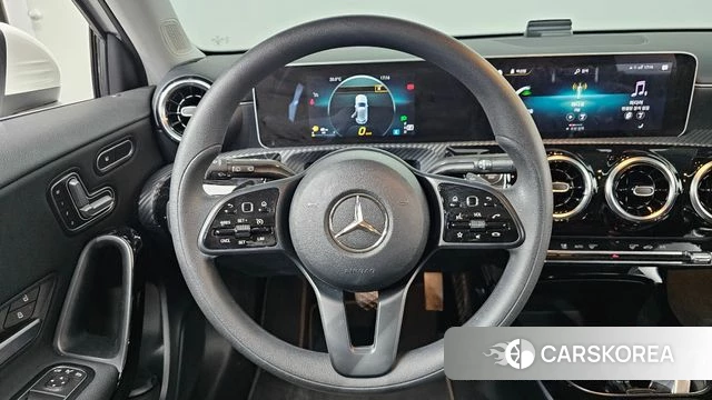 Mercedes-Benz A-Class W177 2020 Белый из Кореи, фото 3