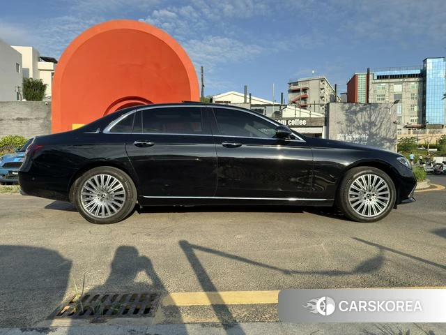 Mercedes-Benz E-Class 2023 Черный из Китая, фото 3