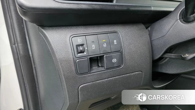 Hyundai Staria 2022 Белый из Кореи, фото 3