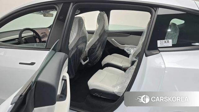 Tesla Model Y 2026 Белый из Кореи, фото 3