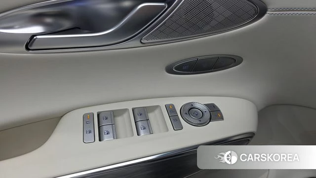 Genesis Electrified GV70 2025 Белый из Кореи, фото 3