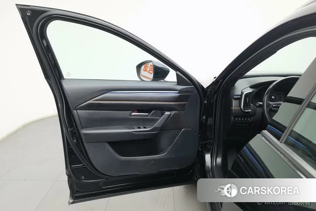 Mazda CX-50 2023 Черный из Китая, фото 3