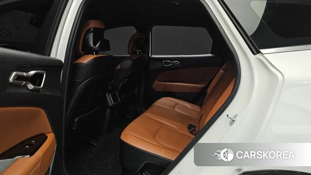 Kia Sportage 5th Generation Hybrid 2024 Белый из Кореи, фото 3