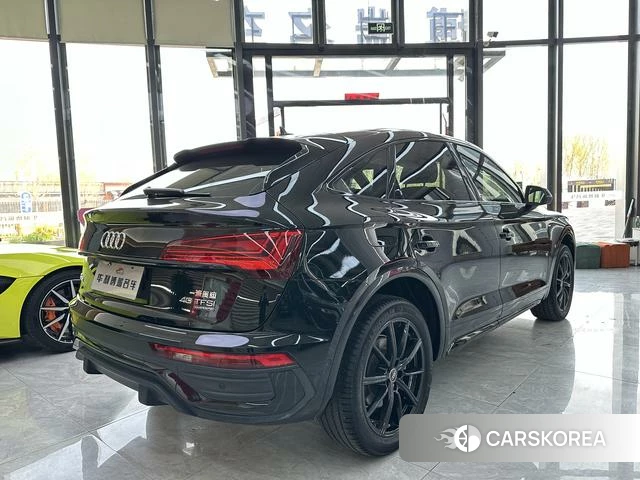 Audi Q5L 2022 Черный из Китая, фото 3