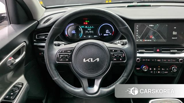 Kia Niro Plus 2022 Белый из Кореи, фото 3