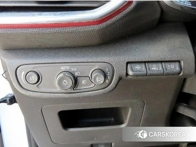 Chevrolet (GM Daewoo) Trailblazer 2022 Белый из Кореи, фото 3
