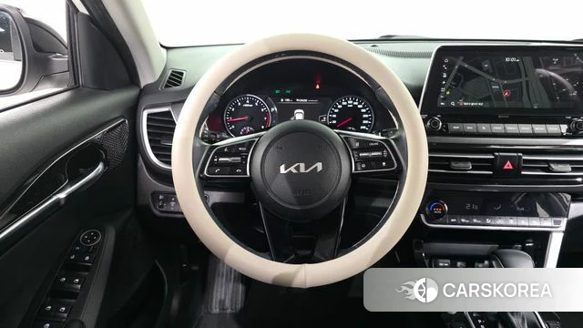 Kia Seltos 2022 Белый из Кореи, фото 3