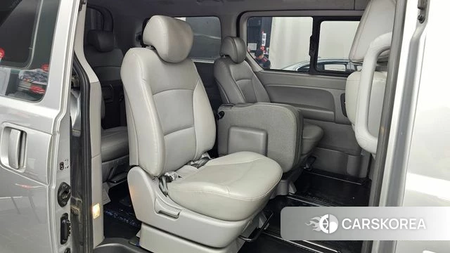 Hyundai The New Grand Starex 2018 Серебристо-серый из Кореи, фото 3
