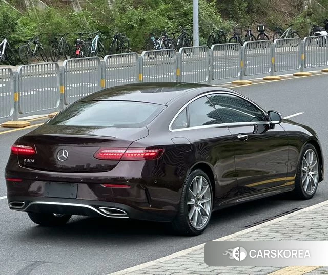 Mercedes-Benz E-Class 2022 Коричневый из Китая, фото 3