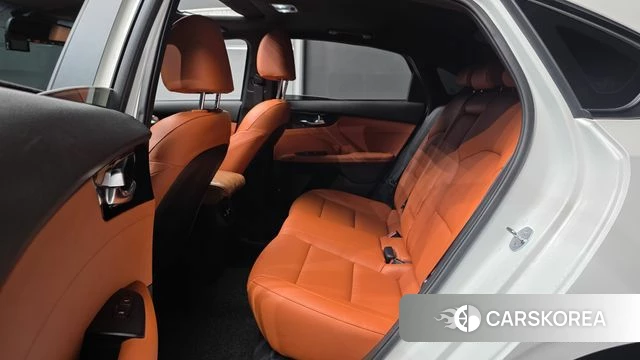 Kia The New K3 2nd generation 2023 Белый из Кореи, фото 3