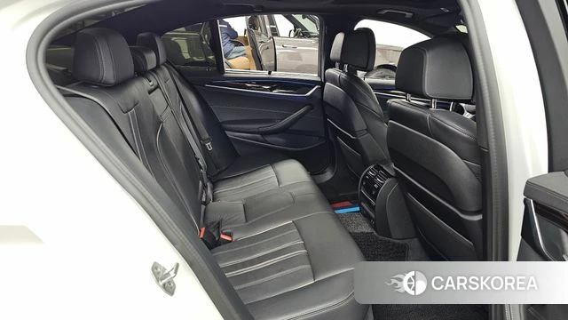 BMW 5 Series (G30) 2022 Белый из Кореи, фото 3