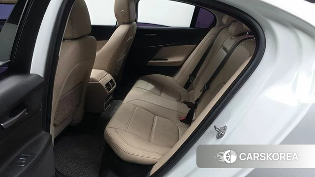Jaguar XE 2018 Белый из Кореи, фото 3