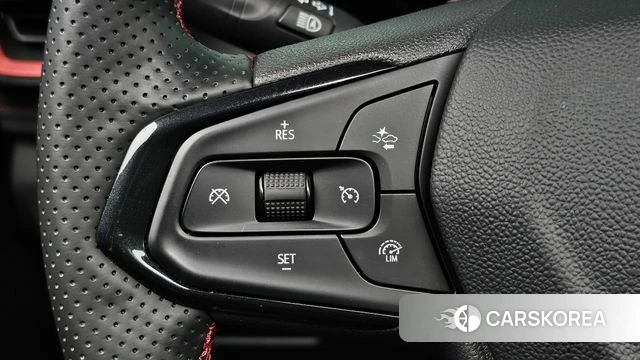 Chevrolet (GM Daewoo) The New Trail Blazer 2023 Золотой из Кореи, фото 3
