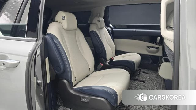 Kia The New Carnival 4th Generation 2025 Серебристо-серый из Кореи, фото 3