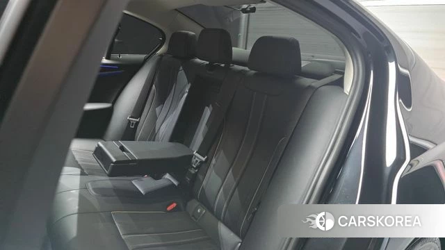 BMW 5 Series (G30) 2022 Черный из Кореи, фото 4