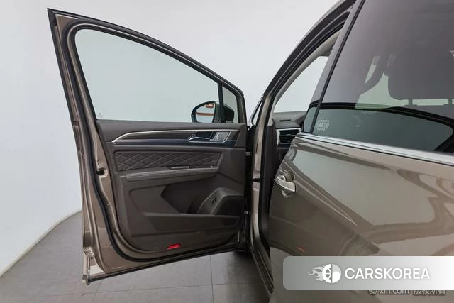 Volkswagen Viloran 2021 Желтый из Китая, фото 3