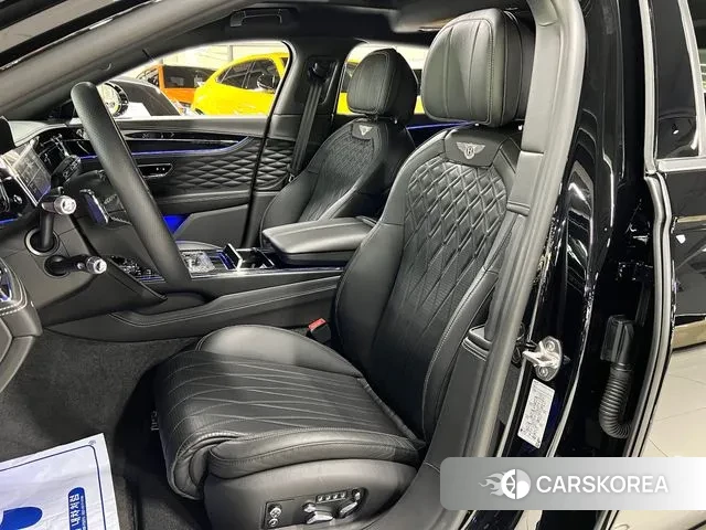Bentley Flying Spur 3rd Generation 2020 Черный из Кореи, фото 3