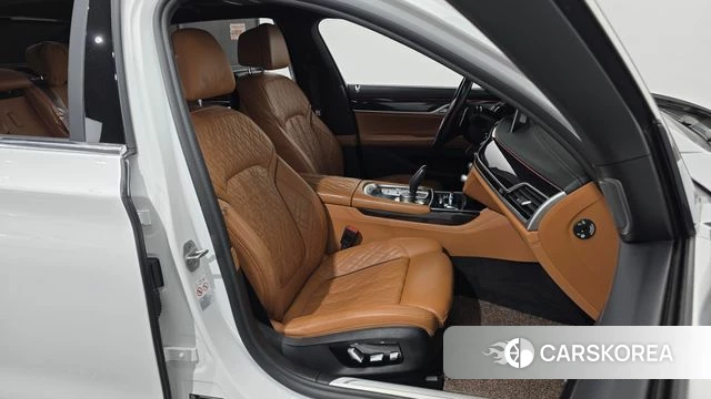 BMW 7 Series (G11) 2021 Белый из Кореи, фото 3