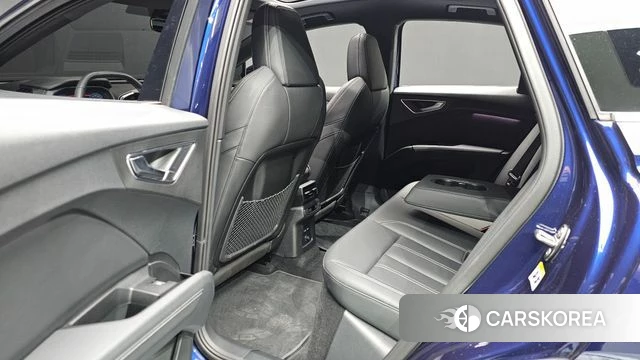 Audi Q4 e-Tron (F4) 2026 Синий из Кореи, фото 3