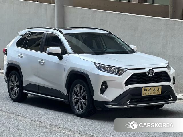 Toyota RAV4 2024 Белый из Китая, фото 3