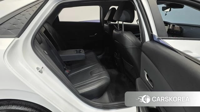 Hyundai The New Avante (CN7) 2023 Белый из Кореи, фото 3