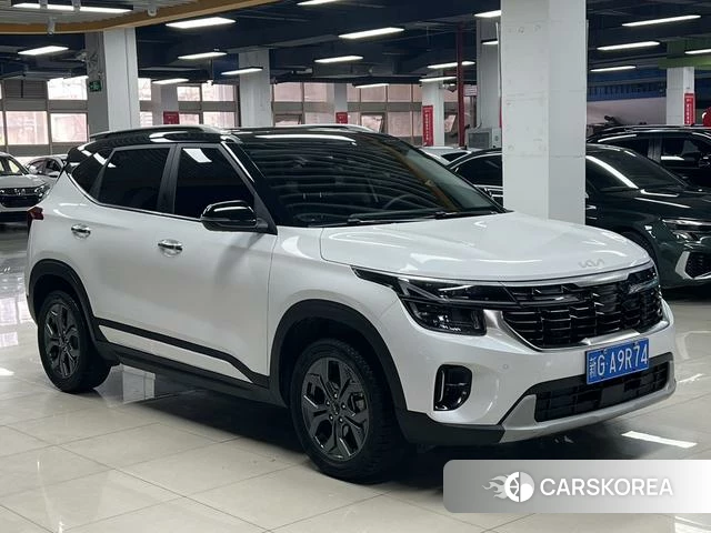 Kia Seltos 2023 Белый из Китая, фото 3