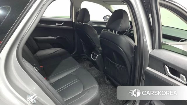 Kia K5 3rd generation 2023 Серебристо-серый из Кореи, фото 3