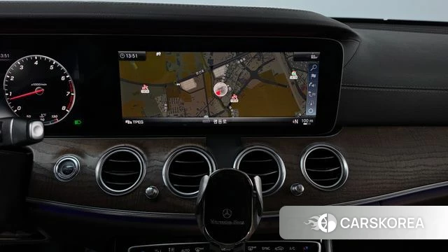 Mercedes-Benz E-Class W213 2018 Белый из Кореи, фото 3