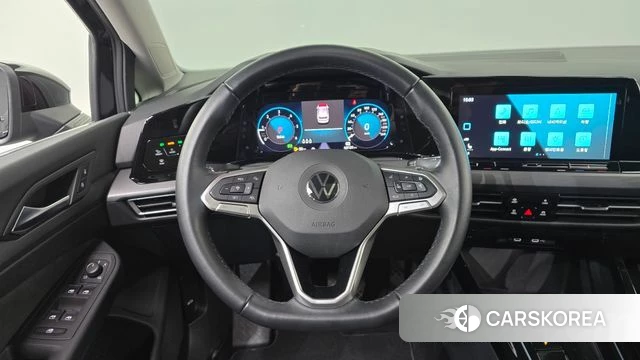 Volkswagen Golf 8th Generation 2023 Черный из Кореи, фото 3
