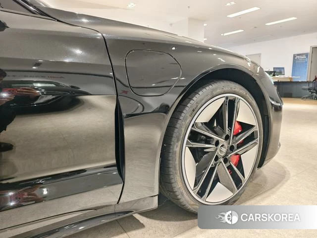 Audi e-tron 2025 Черный из Китая, фото 3