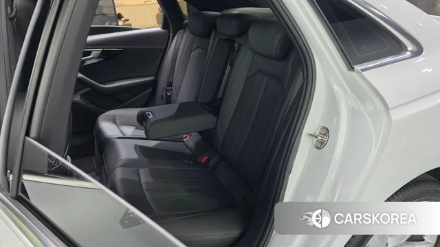 Audi A4 (B9) 2021 Белый из Кореи, фото 3