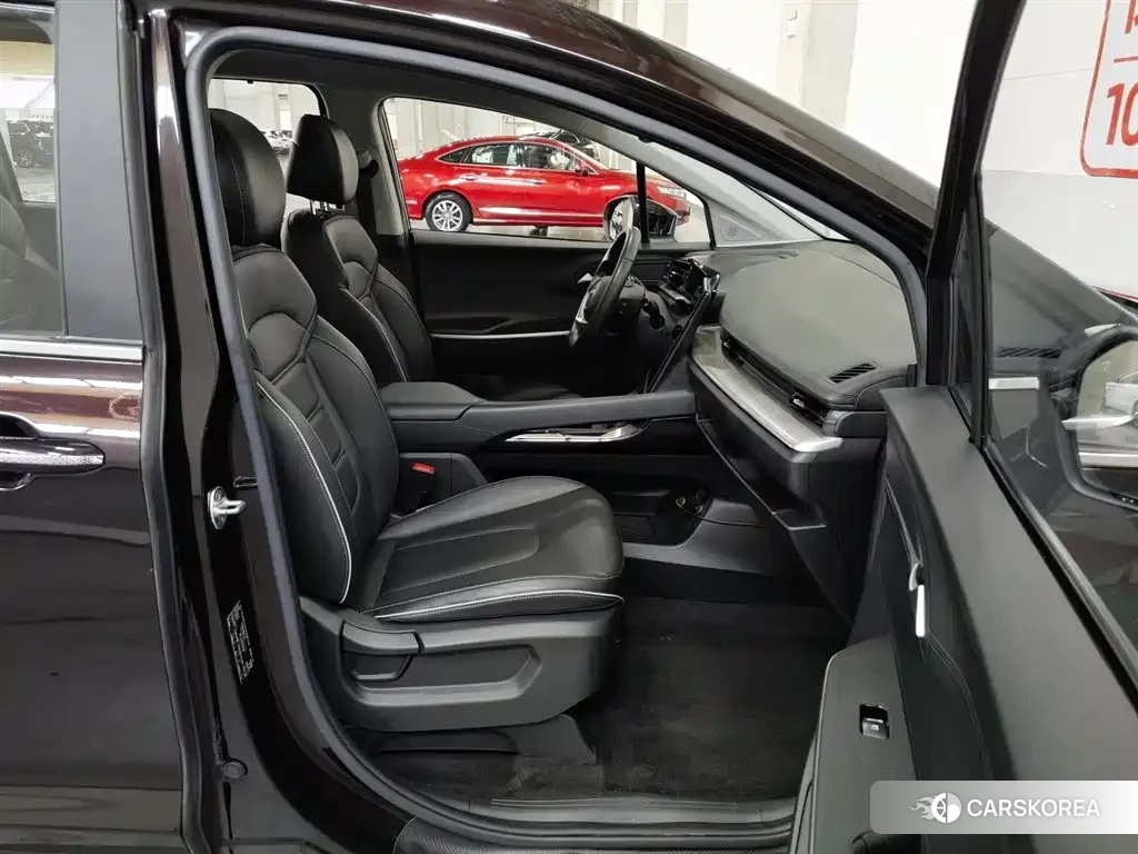 Hyundai Custo 2022 Champagne/brown из Китая, фото 3