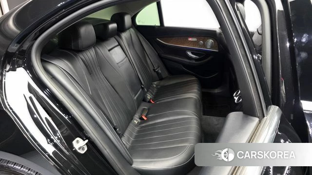 Mercedes-Benz E-Class W213 2019 Черный из Кореи, фото 3