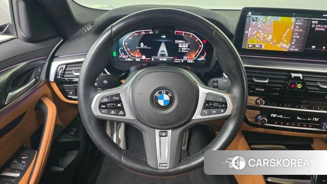 BMW 5 Series (G30) 2023 Белый из Кореи, фото 3
