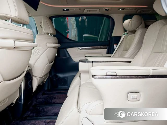 Toyota Vellfire 2021 Черный из Китая, фото 3