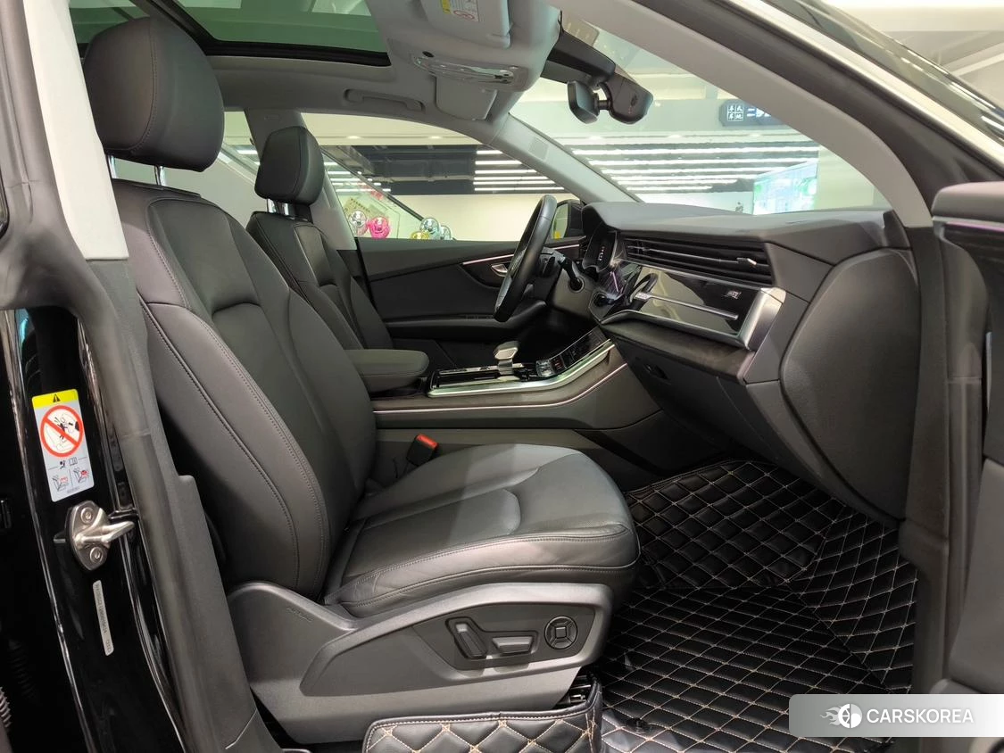 Audi Q8 2021 Черный из Китая, фото 3