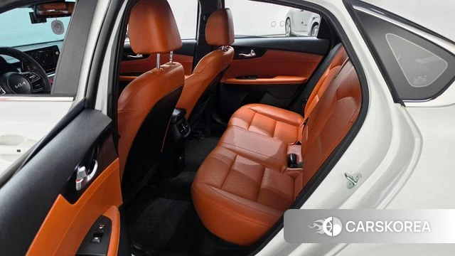 Kia The New K3 2nd generation 2022 Белый из Кореи, фото 3