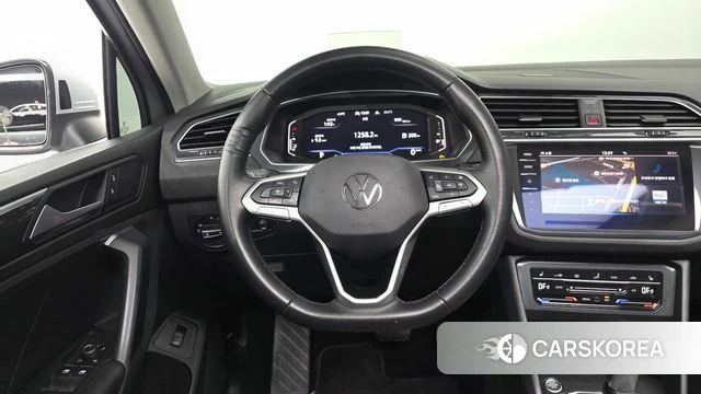 Volkswagen Tiguan second Generation 2022 Серебряный из Кореи, фото 3