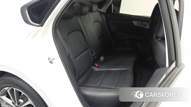 Kia The New K3 2nd generation 2022 Белый из Кореи, фото 3