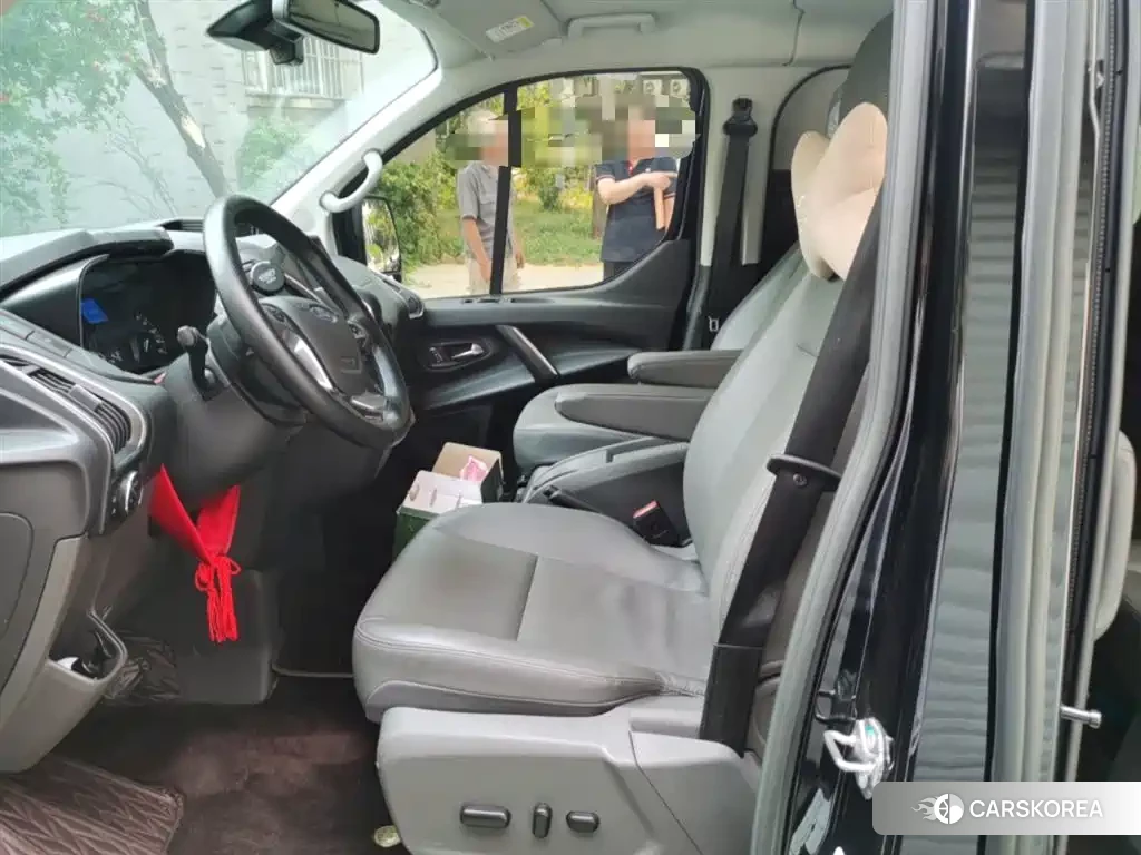 Ford Tourneo 2021 Черный из Китая, фото 4