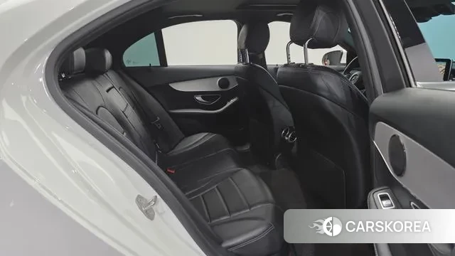 Mercedes-Benz C-Class W205 2018 Белый из Кореи, фото 3